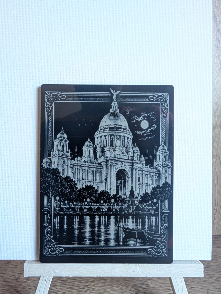 Victoria Memorial black acrylic engraved magnet on a small easel